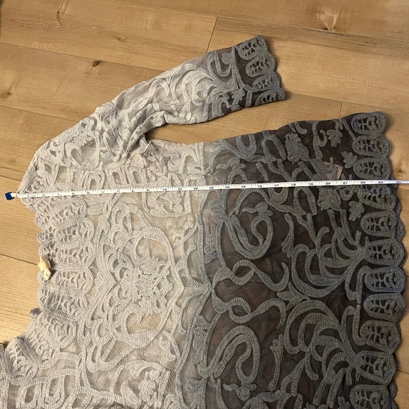 Meadow Rue Anthropologie Blue-Grey Sheer Ombré Lace Top EUC - Picture 8 of 8
